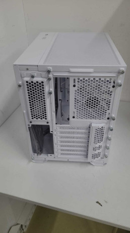 Lian Li O11 Air Mini Beyaz Mini-Tower ATX (OUTLET)