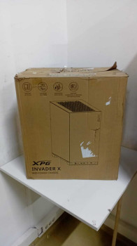 XPG INVADER X ARGB TEMPERLI CAM USB KASA B(OUTLET)