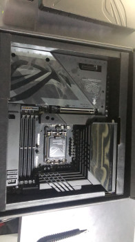 ASUS ROG MAXIMUS Z790 HERO BTF INTEL Z790(OUTLET)