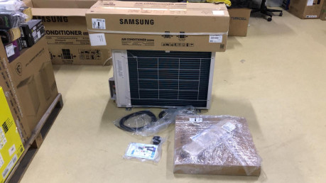  Samsung Wind-Free Premium AR18BXFCMWK 18000 BTU Duvar Tipi Klima (OUTLET)