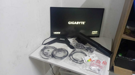GIGABYTE 27