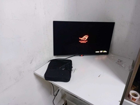 ASUS ROG STRIX XG27UCDMG 0.03 MS 240 HZ 27(OUTLET)
