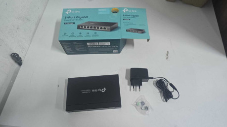 TP-LINK TL-SG108E 8 PORT GIGABYTE SWICTH S(OUTLET)