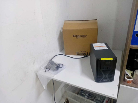 SCHNEIDER SPM1KI-TR 1000 VA ONLINE UPS(OUTLET)