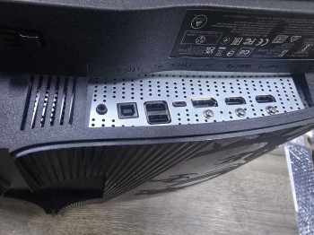 MSI 31.5 MPG 321CURX QD-OLED UHD 240HZ 0.0(OUTLET)