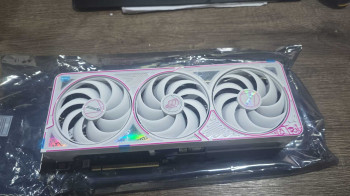 Colorful iGame GeForce RTX 5070 Ultra W OC(OUTLET)