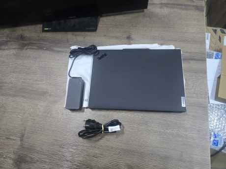 LENOVO P14S 21MFS2MQ00 R7 PRO - 8840HS 16G(OUTLET)