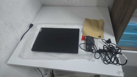 LENOVO P14S 21MFS2MQ00 R7 PRO - 8840HS 16G(OUTLET)