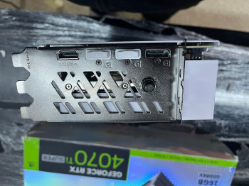 COLORFUL iGame RTX 4070 Ti SUPER Ultra (W-(OUTLET)