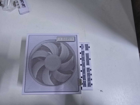 Lian Li Edge.1200 Beyaz 1200W 80+ Gold ATX(OUTLET)