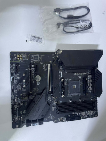 MSI MPG B550 GAMING PLUS DDR4 4400(OC)Mhz (OUTLET)
