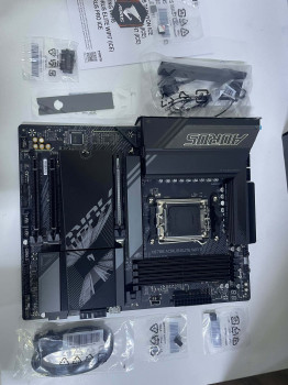 GIGABYTE X870E-AORUS-ELITE-WIFI7 ANAKART(OUTLET)