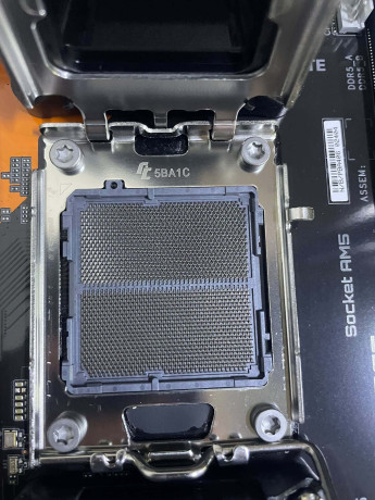 GIGABYTE B850M FORCE AM5 ANAKART YENI(OUTLET)