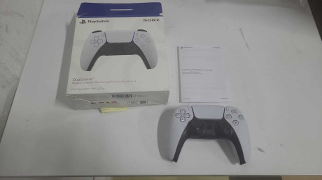 SONY DUALSENSE BEYAZ KABLOSUZ PS5 OYUN KOL(OUTLET)