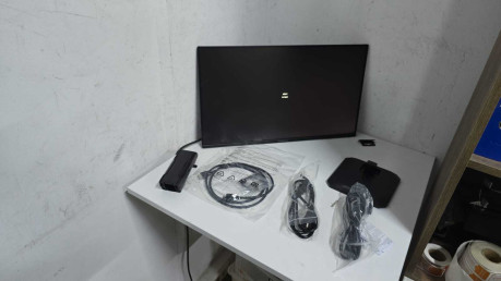 GIGABYTE 24.5