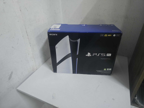 PS5 PRO 2 TB OYUN KONSOLU – ITHALAT FIRMA (OUTLET)